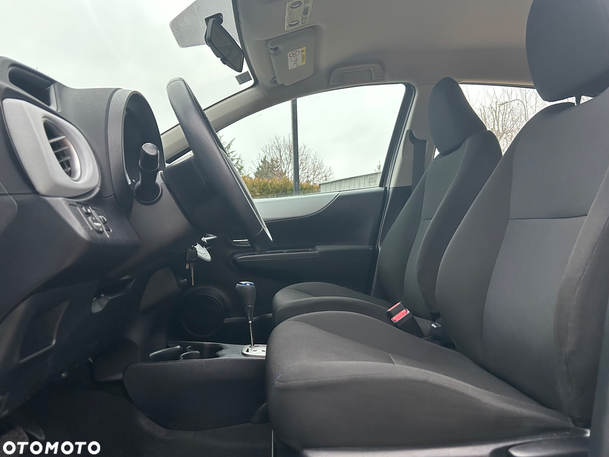 Toyota Yaris Hybrid 100 Active - 36
