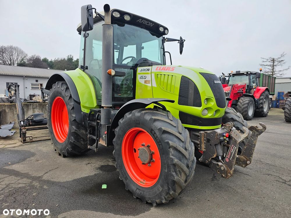 Claas Arion 530