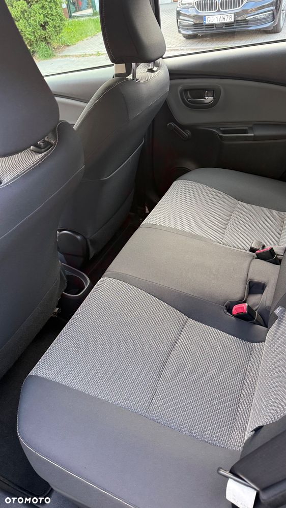 Toyota Yaris Hybrid 100 Premium - 16