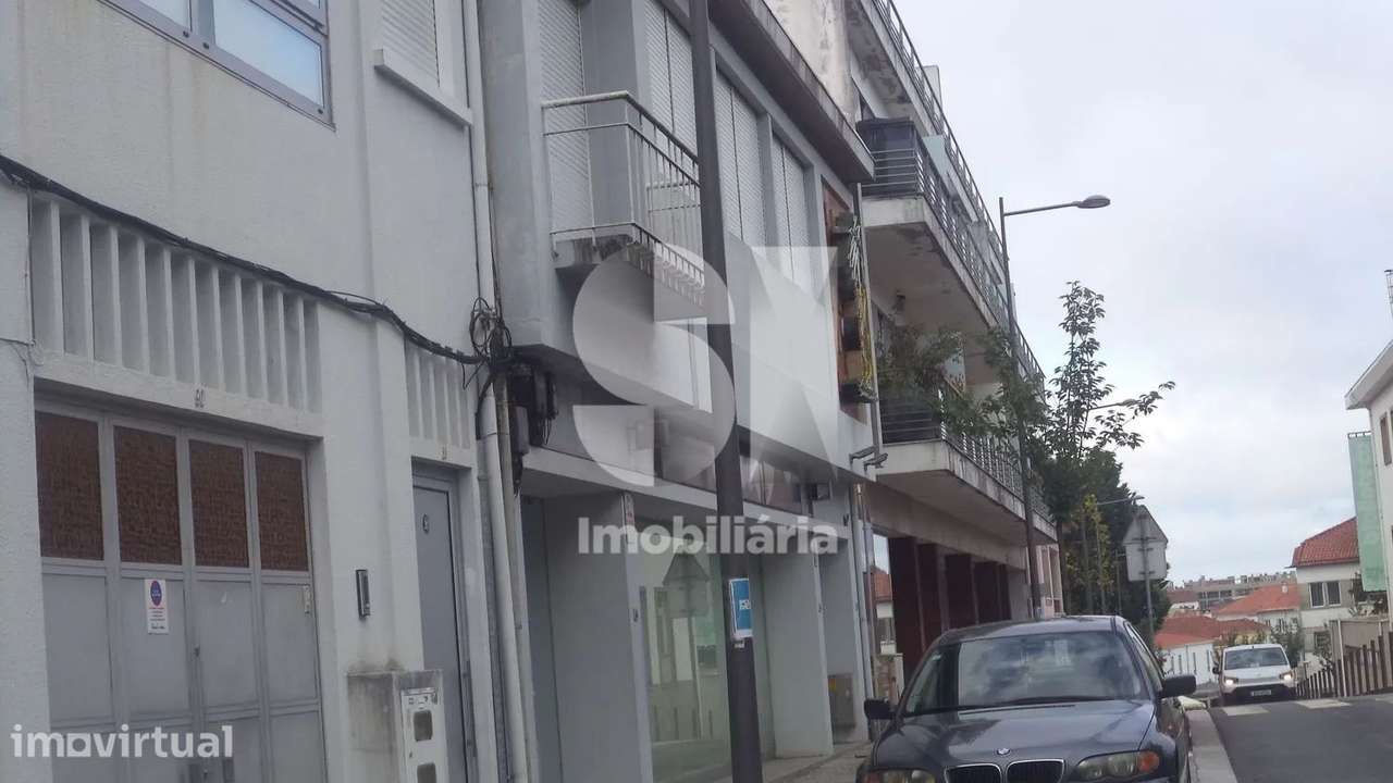 PREDIO  DE HABITAÇAO E COMERCIO - Grande imagem: 2/14