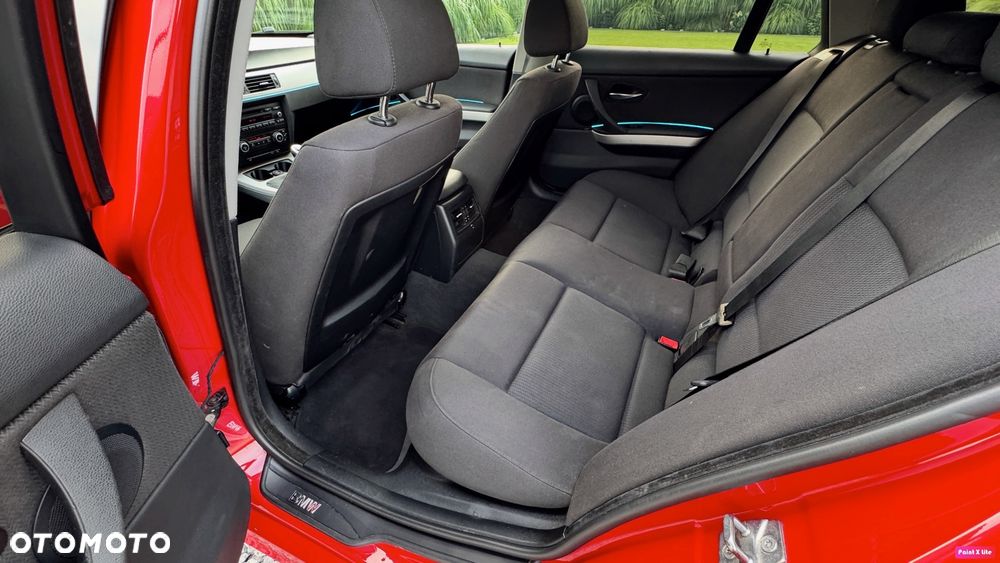 BMW Seria 3 318d DPF Edition Sport - 28