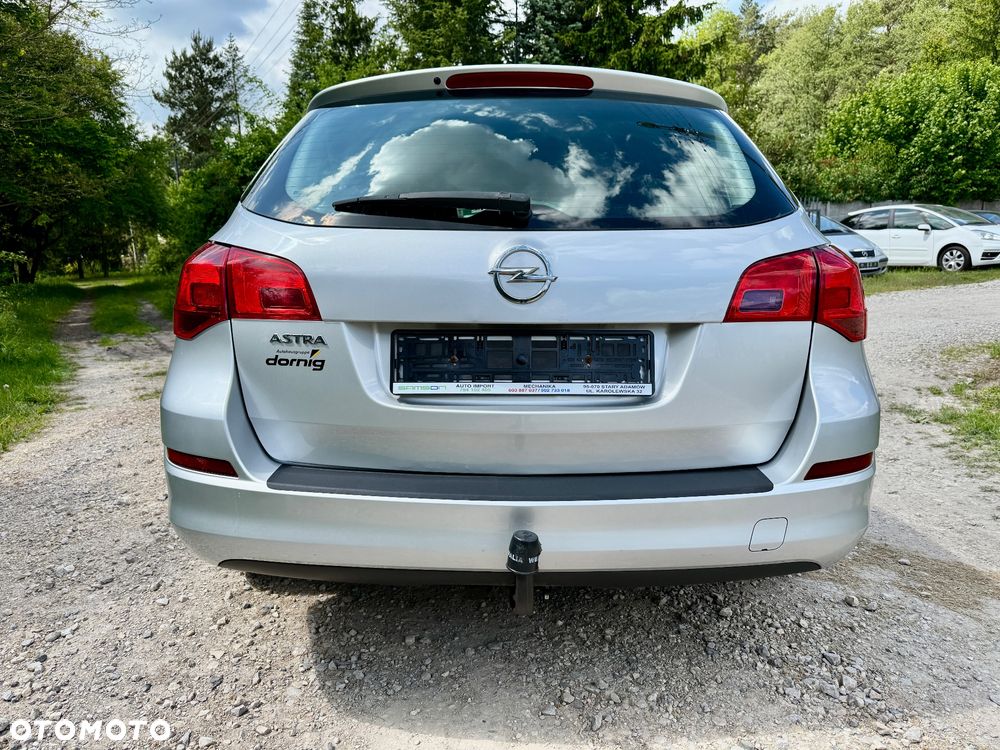Opel Astra 1.6 Caravan - 8