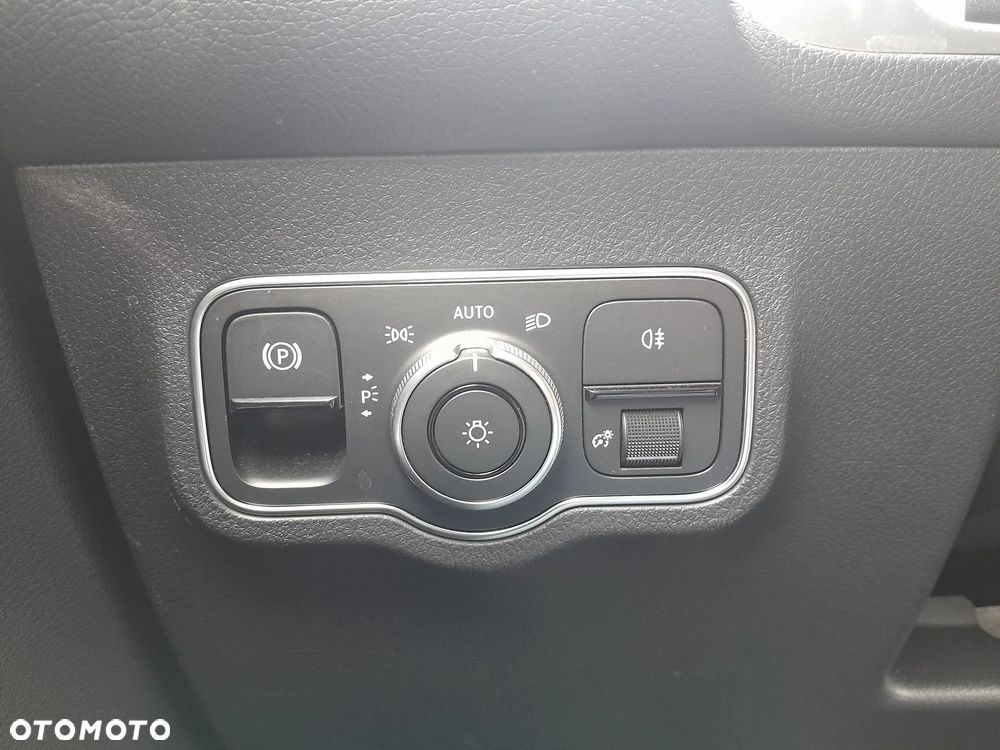 Mercedes-Benz GLB 250 4-Matic Progressive 8G-DCT - 16