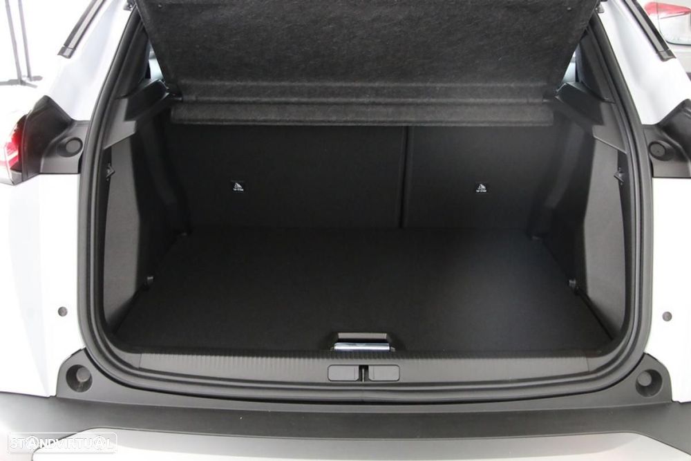 Peugeot 2008 1.2 PureTech Allure EAT8 - 15