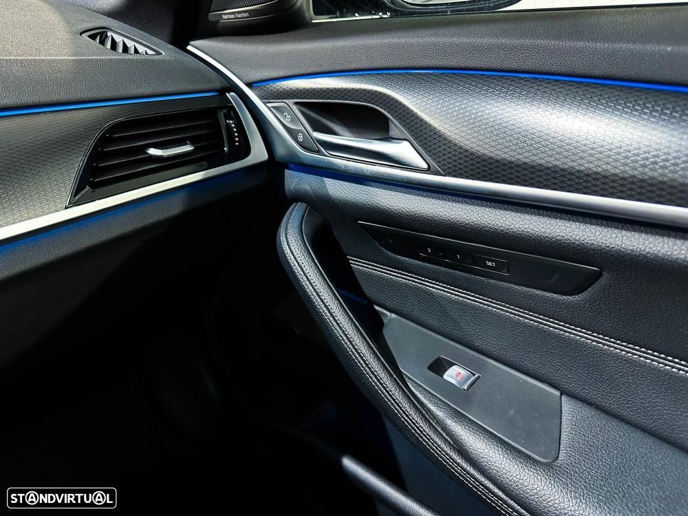 BMW 530 e Pack Desportivo M - 30
