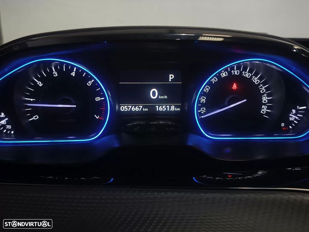 Peugeot 2008 PureTech 110 Stop&Start EAT6 Allure - 8