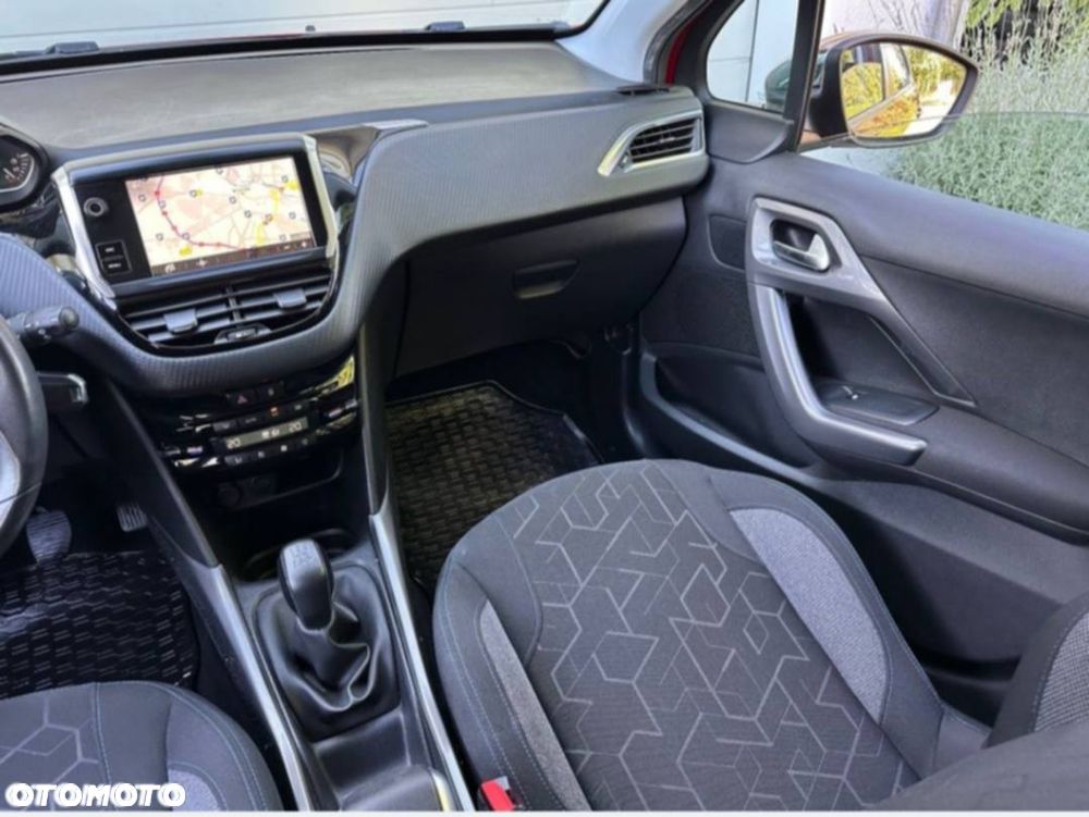 Peugeot 2008 1.2 Pure Tech Style - 7