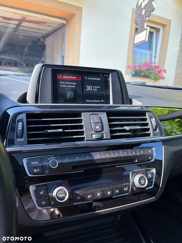 BMW Seria 1 118i Sport Line Shadow - 13