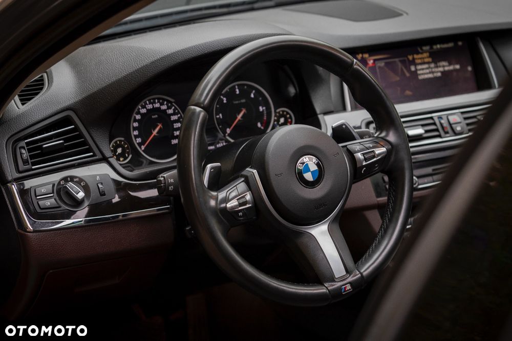 BMW Seria 5 530d xDrive Luxury Line - 10
