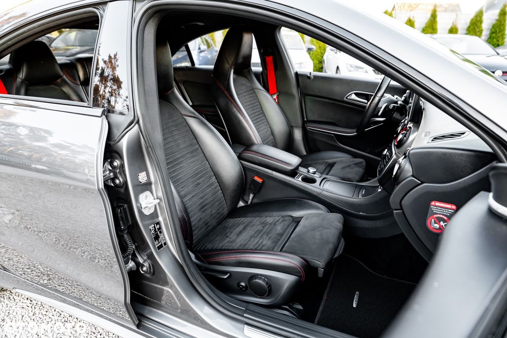 Mercedes-Benz CLA 250 7G-DCT AMG Line - 26