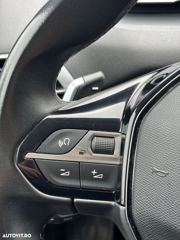 Peugeot 3008 225 e-EAT8 Allure Pack - 26