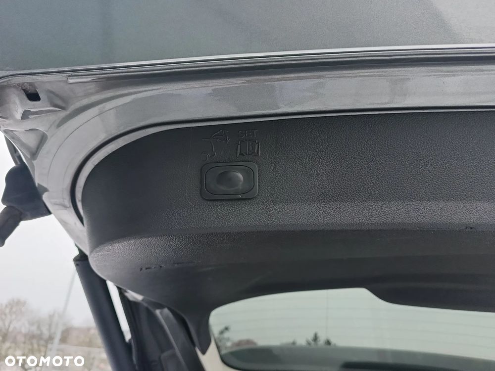 Ford Kuga 2.0 TDCi Individual MPS6 - 13