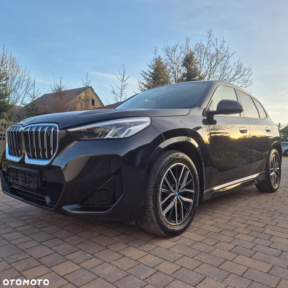 BMW iX1 xDrive30 M Sportpaket - 24
