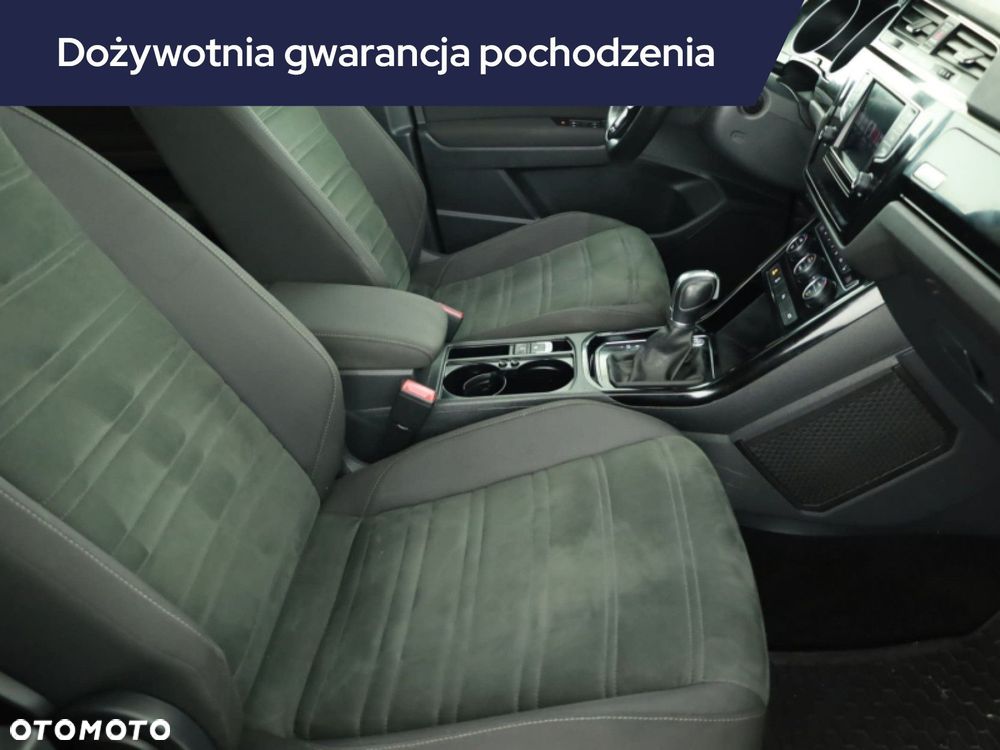 Volkswagen Touran - 9