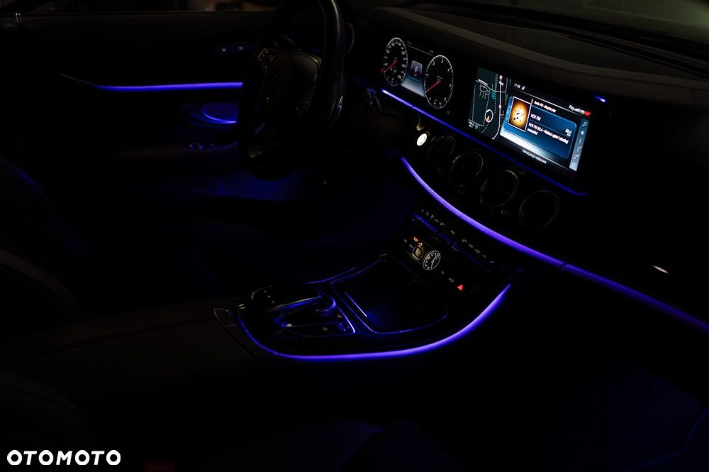 Mercedes-Benz Klasa E 220 d 9G-TRONIC - 22
