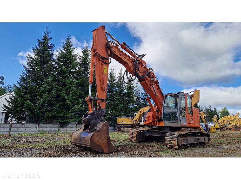 Hitachi ZX225USLC - 3