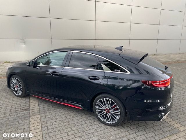 Kia ProCeed - 13