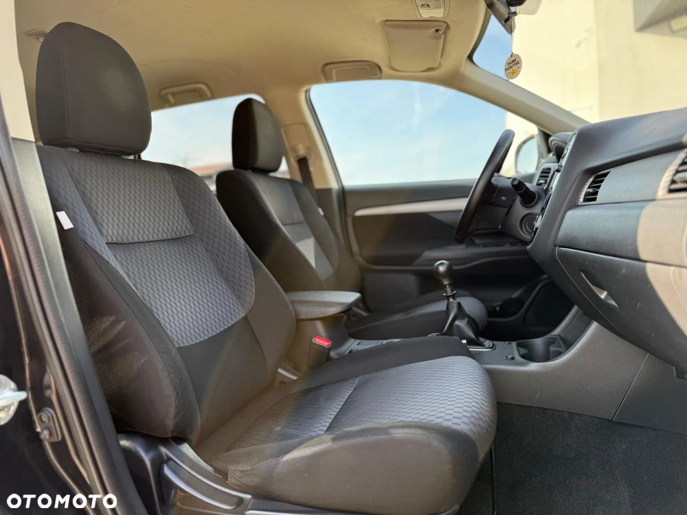 Mitsubishi Outlander 2.2 DI-D 4WD Intense - 15