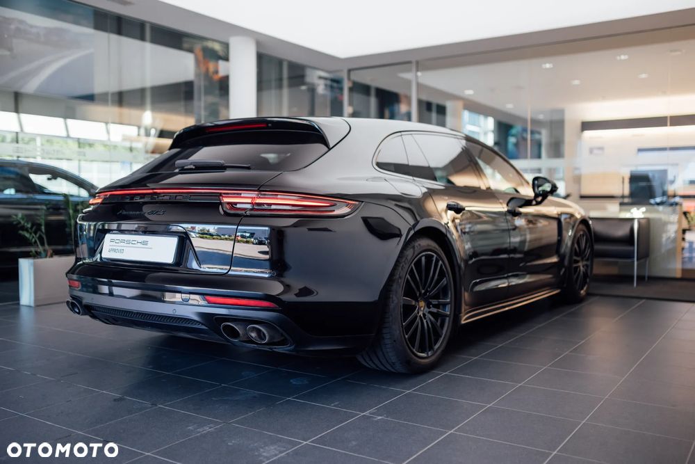 Porsche Panamera GTS GPF - 10