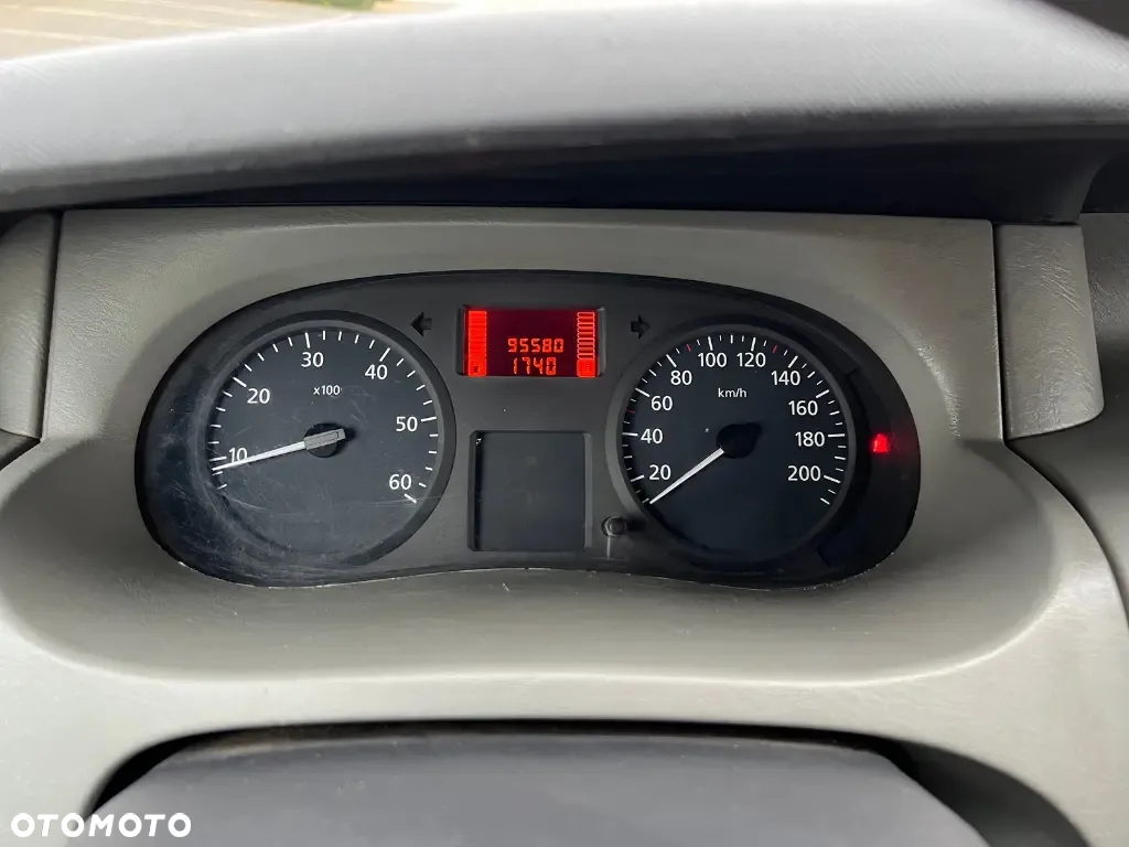 Renault Traffic - 13