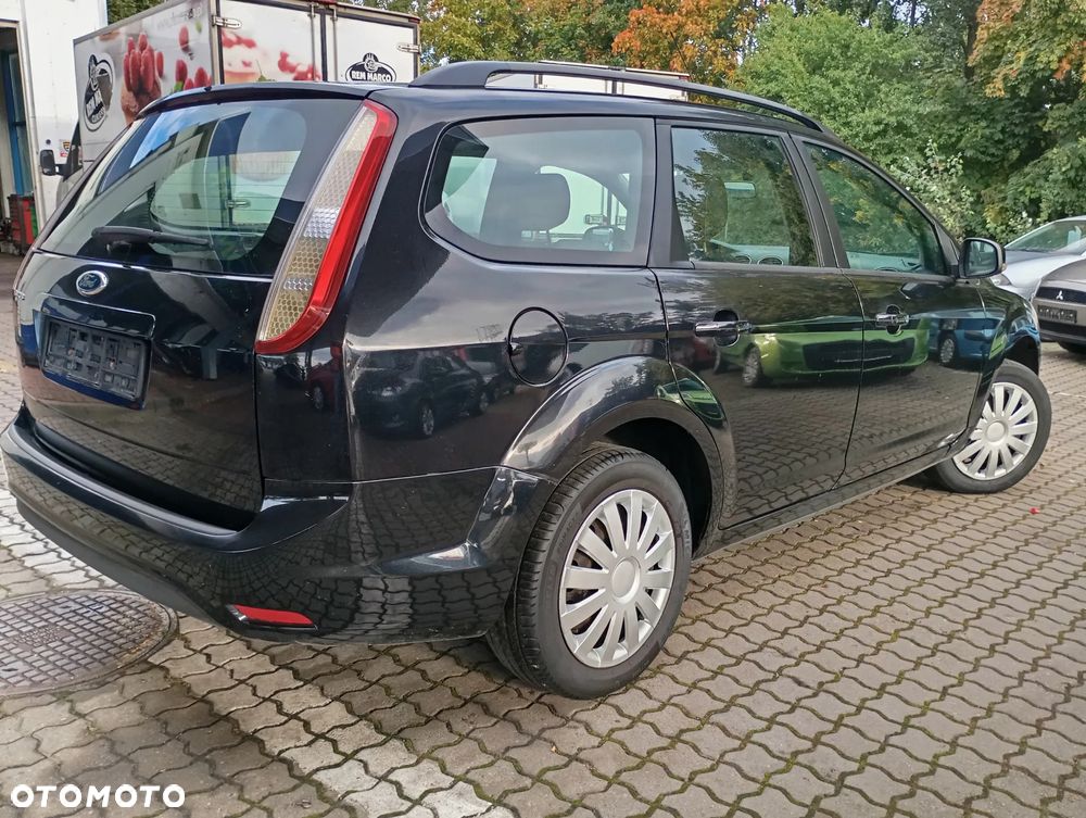 Ford Focus Turnier 1.6 16V Ambiente - 11
