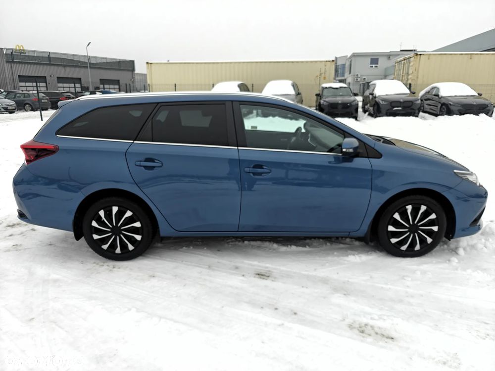 Toyota Auris 1.6 Premium Comfort - 2