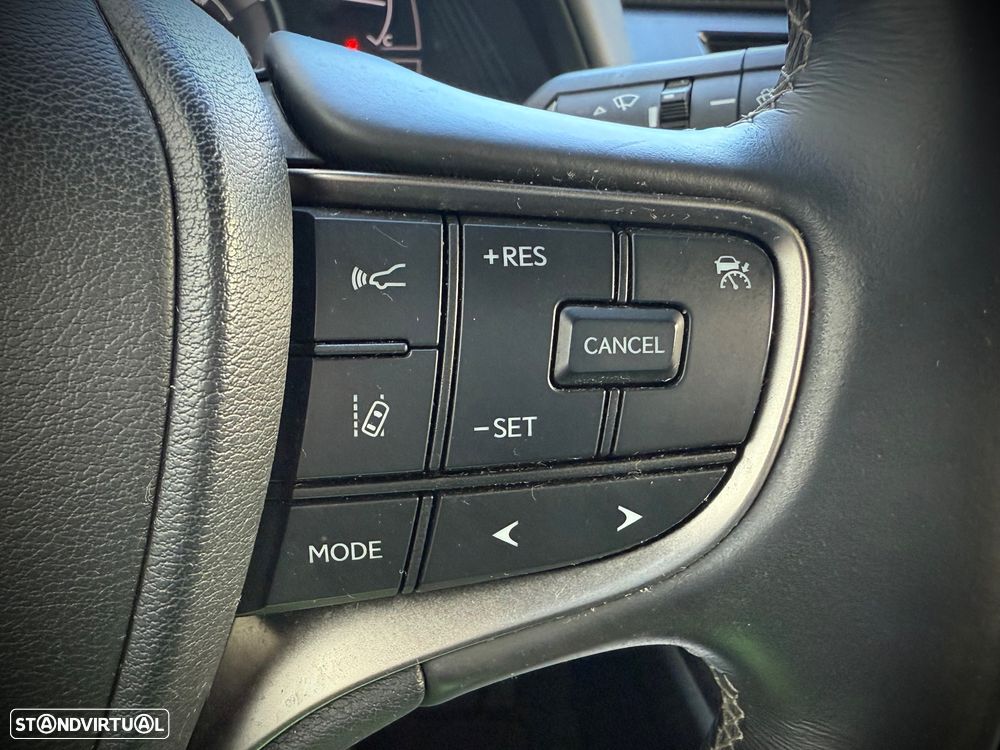 Lexus UX 250h Premium - 16