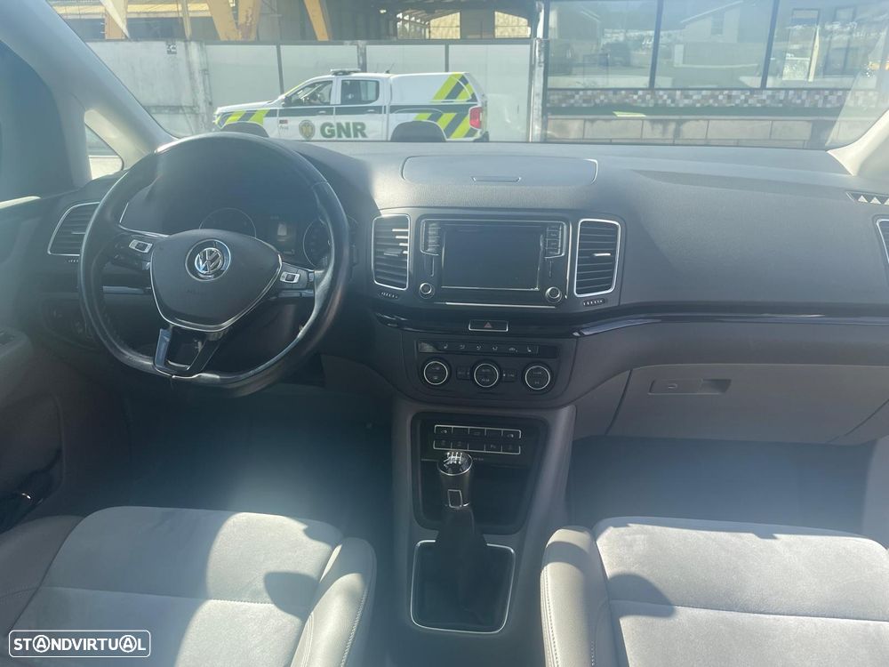 VW Sharan 2.0 TDI Blue Highline - 17