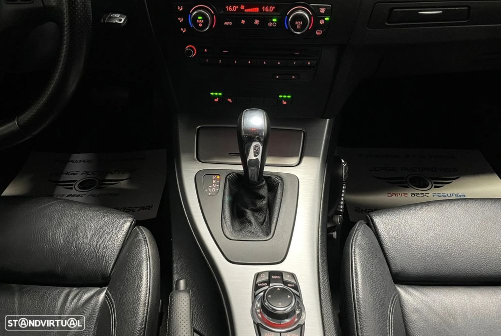 BMW 320 d Coupe Auto - 36