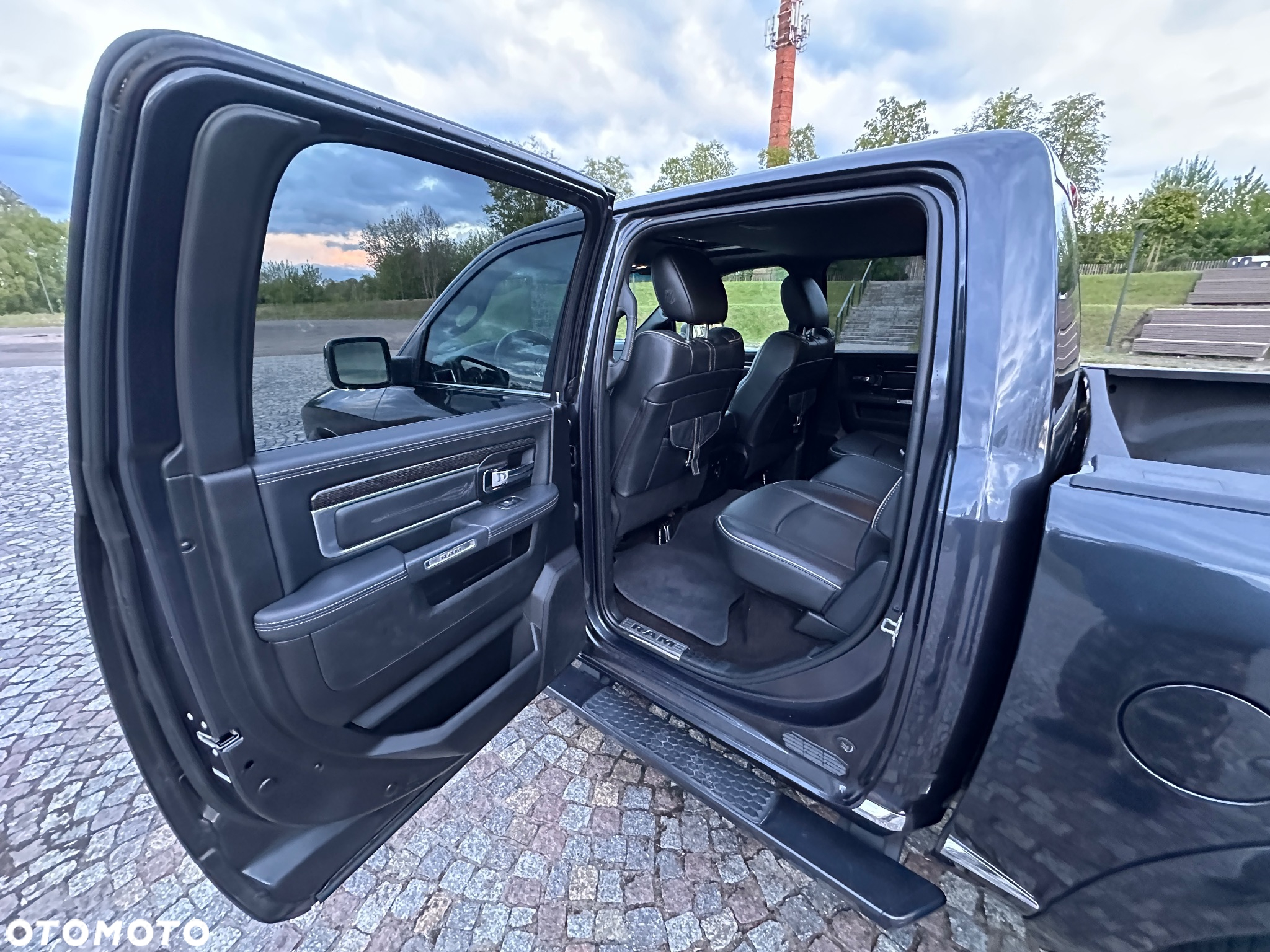 RAM 1500 - 10