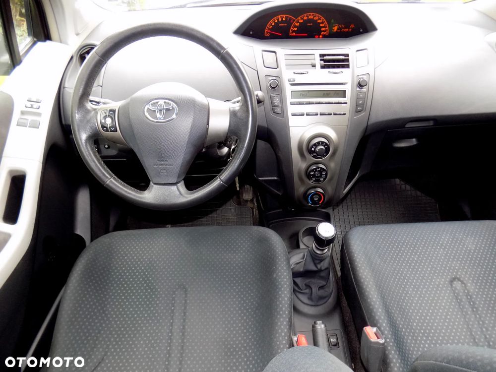 Toyota Yaris 1.33 Sol - 21