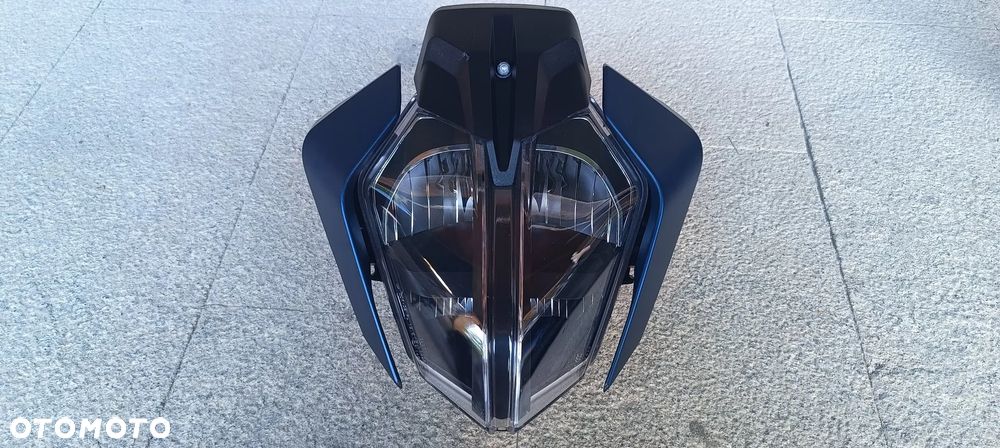 KTM DUKE 125 250 390  LAMPA PRZÓD REFLEKTOR 2025 - 1