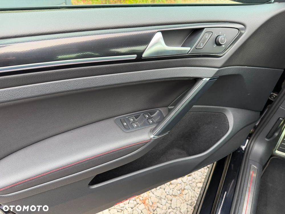 Volkswagen Golf GTI Performance BlueMotion Technology DSG - 23