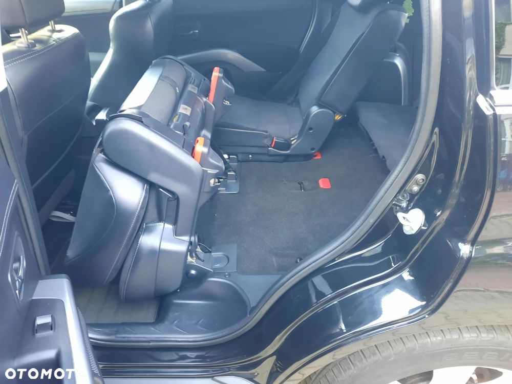 Mitsubishi Outlander - 27