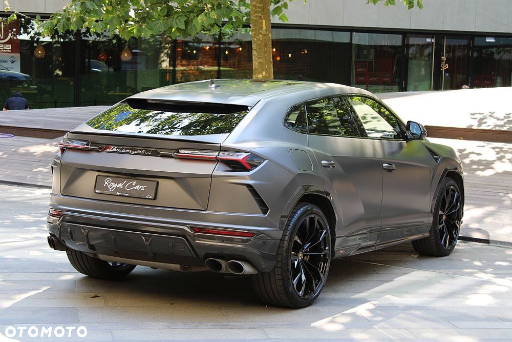Lamborghini Urus Standard - 4