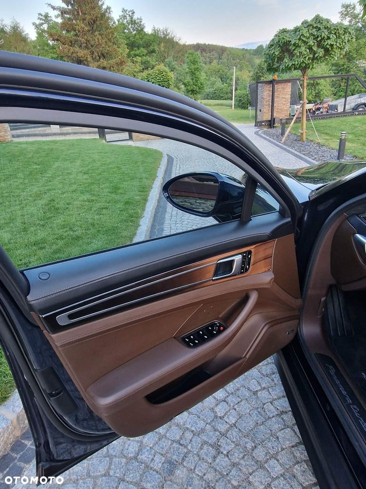 Porsche Panamera Turbo - 23