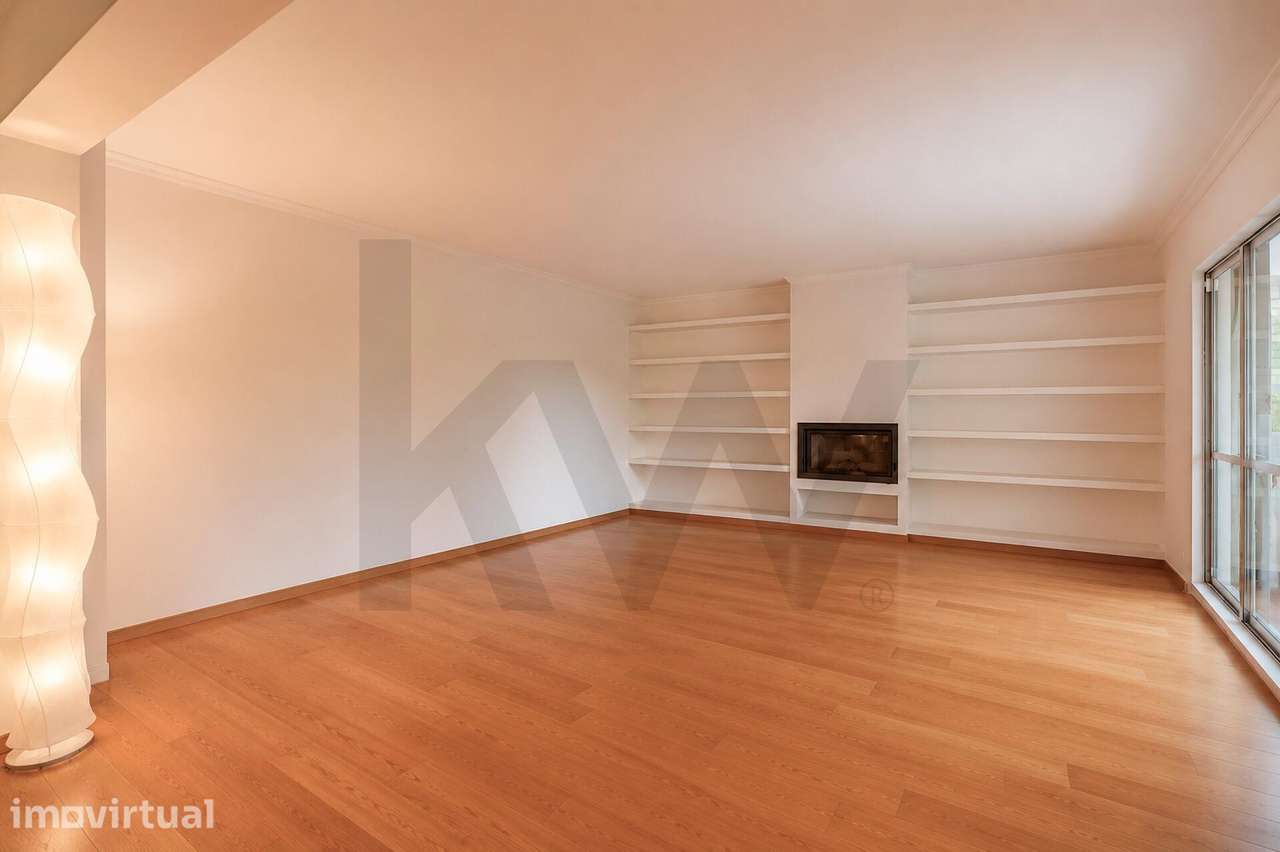 T3 Duplex com 3 lugares de garagem e Piscina em Condominio Privado | P - Grande imagem: 3/32