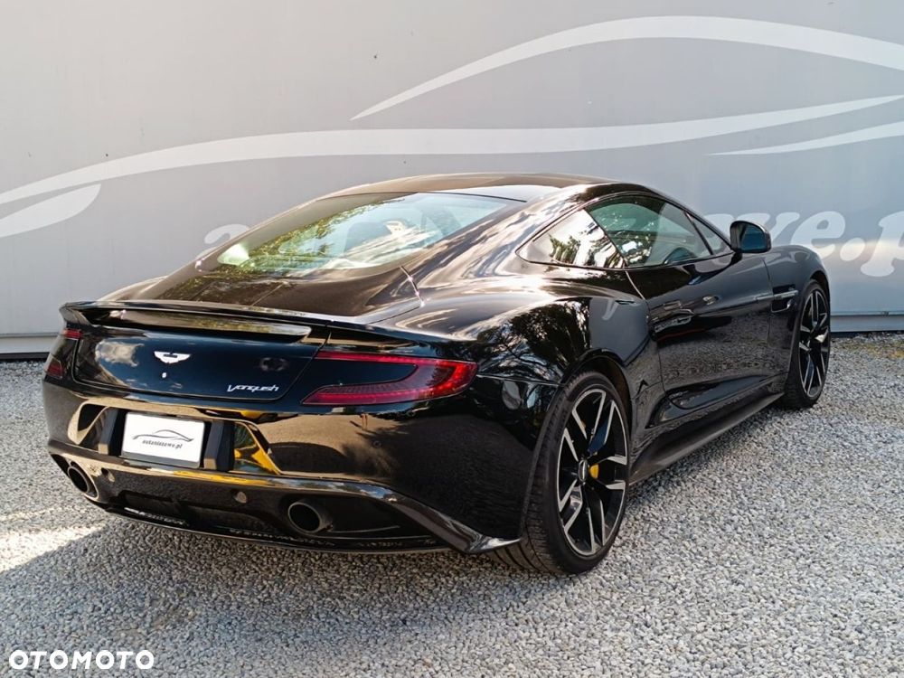 Aston Martin Vanquish - 14