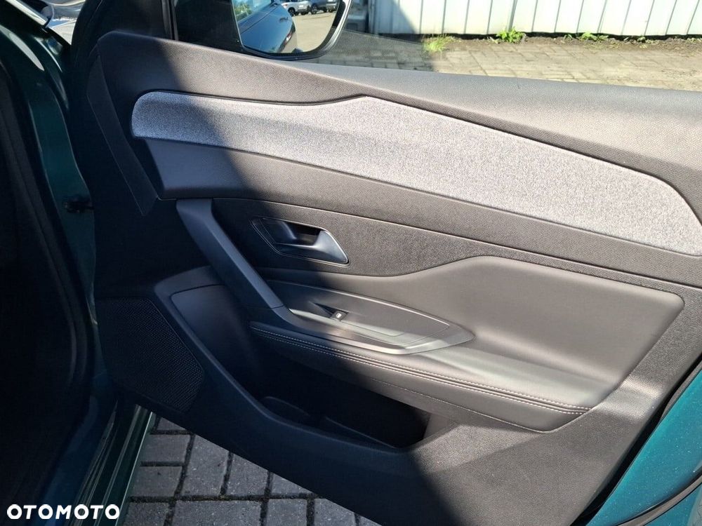Peugeot 308 1.2 PureTech Allure S&S EAT8 - 23