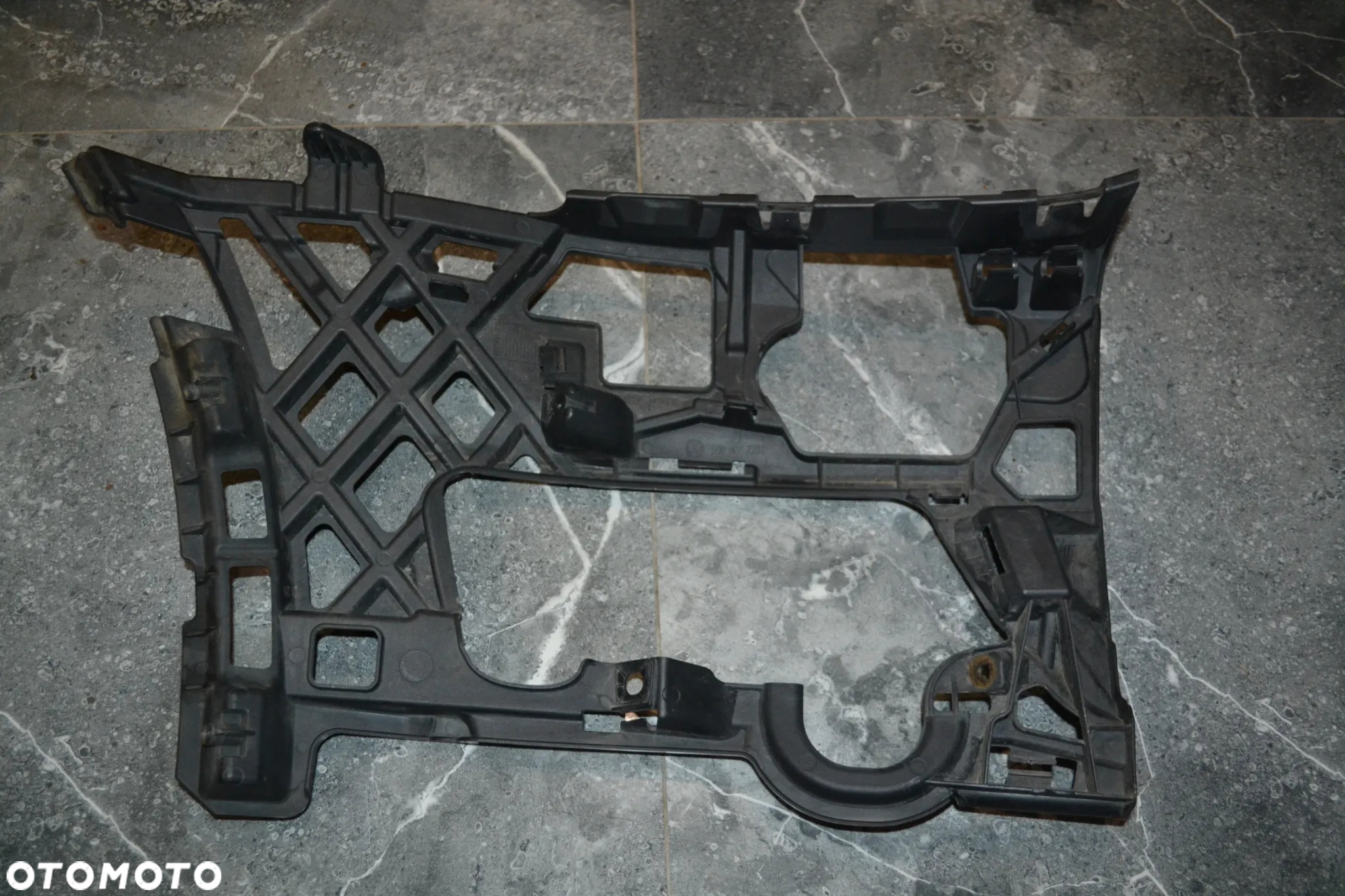 VW GOLF VII ŚLIZG MOCOWANIE ZDERZAKA PRZÓD PRZEDNIE LEWE 5G0807723D - 2
