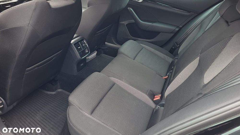 Skoda Octavia 1.5 TSI mHEV Selection DSG - 11