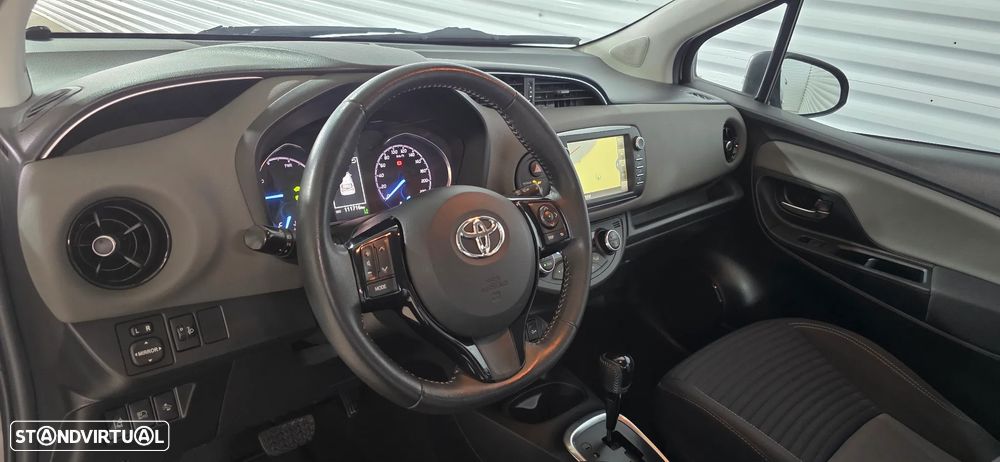 Toyota Yaris 1.5 HSD Sport +P.Techno+P.Luxury - 11