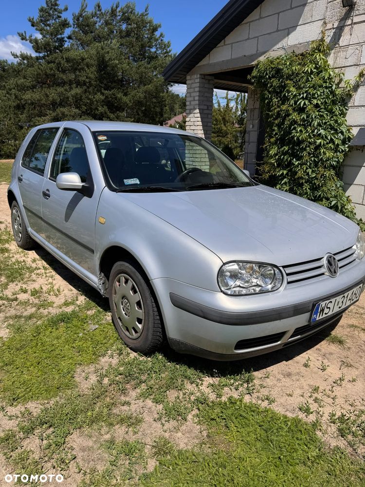 Volkswagen Golf 1.6 Basis - 2