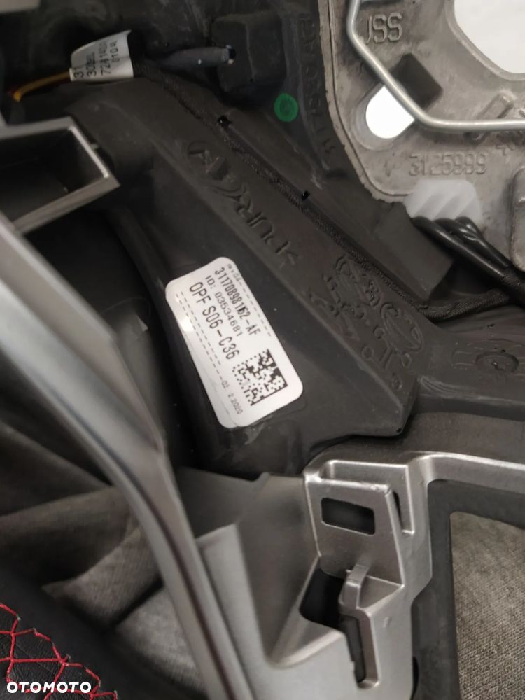 VW GOLF VIII GTI KIEROWNICA MULTIFUNKCYJNA ŁOPATKI CZERWONA NIĆ ORYGINAŁ - 13