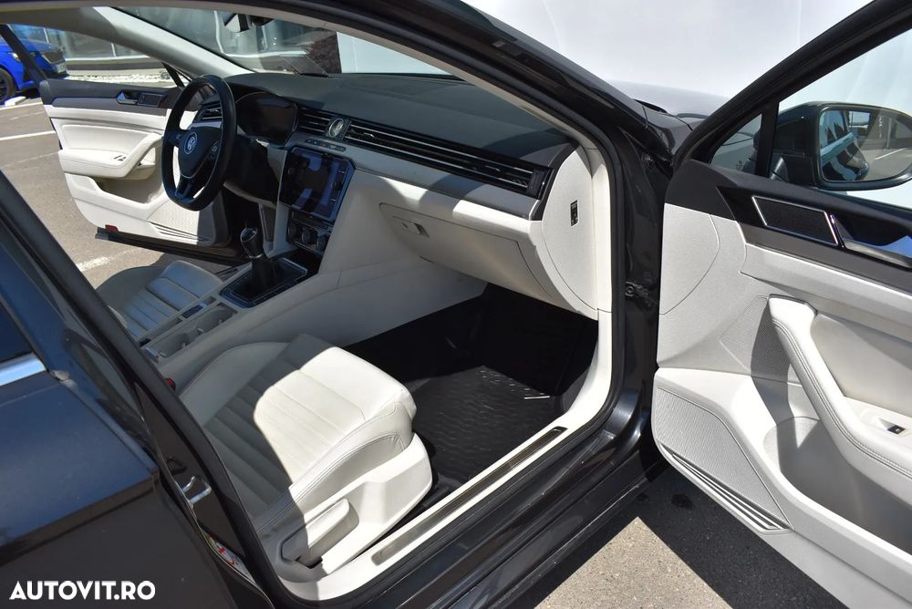 Volkswagen Passat 2.0 TDI 4Motion Highline - 22