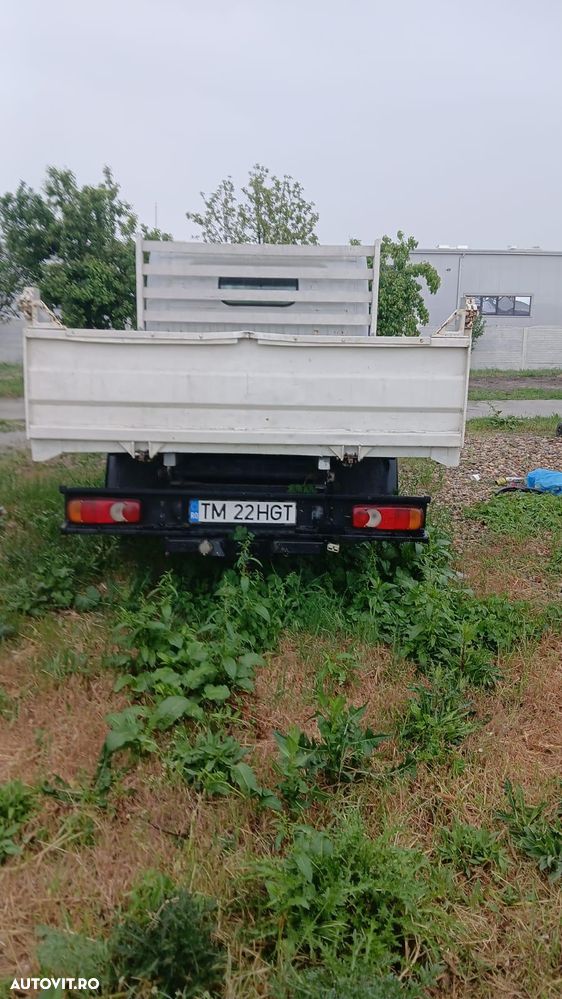Renault Maxity - 5