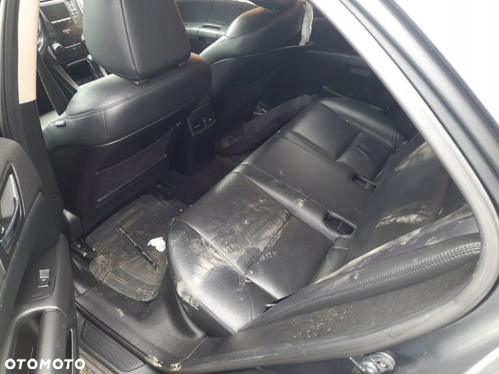 CZĘŚCI Suzuki Kizashi 2,4 BENZYNA 131 kW / 178 KM SEDAN - 4 DRZWI LAK ZMW - 8