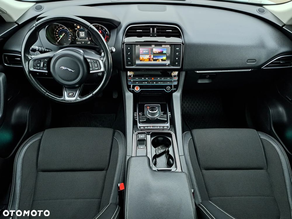 Jaguar F-Pace 2.0 i4P AWD R-Sport - 18