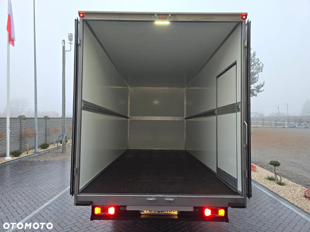 Iveco DAILY DAILY 50C16 KONTENER IZOTERMICZNY 10PALET 4,91cmDługi  2,11cmSzeroki  2,31cmWysoki  SALON PL 106 Tyś km STAN JAK NOWY NA GWARANCJI TEMPOMAT FOTEL PNEŁMATYCZNY KLIMATYZACJA AUTOMATYCZNA - 13