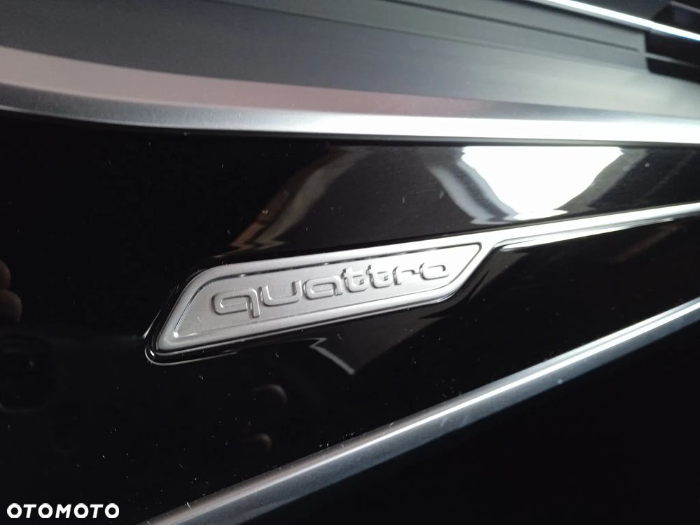 Audi A6 Avant 40 TDI quattro S tronic S line - 32